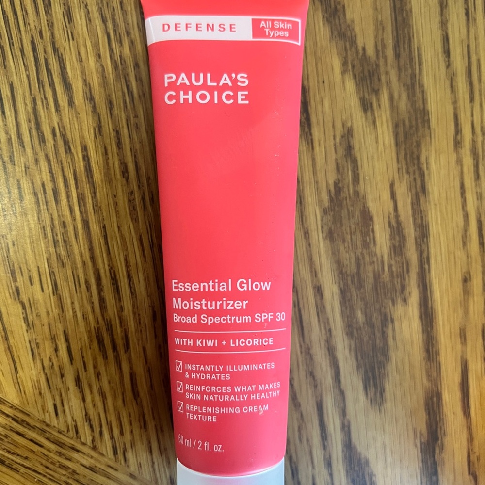Paula's Choice Essential Glow Moisturizer - Coral-Red Tube - Picture 3 of 5